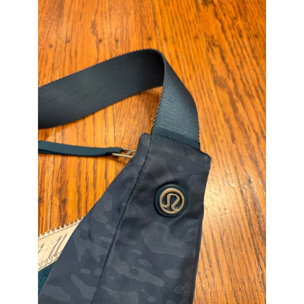 Lululemon Resolution Hobo Bag Alberta Lake Blue Teal Yoga Mat Carrier Crossbody